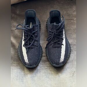 ✨PREOWNED ✨💯% AUTHENTIC ADIDAS YEEZY BOOTS 350